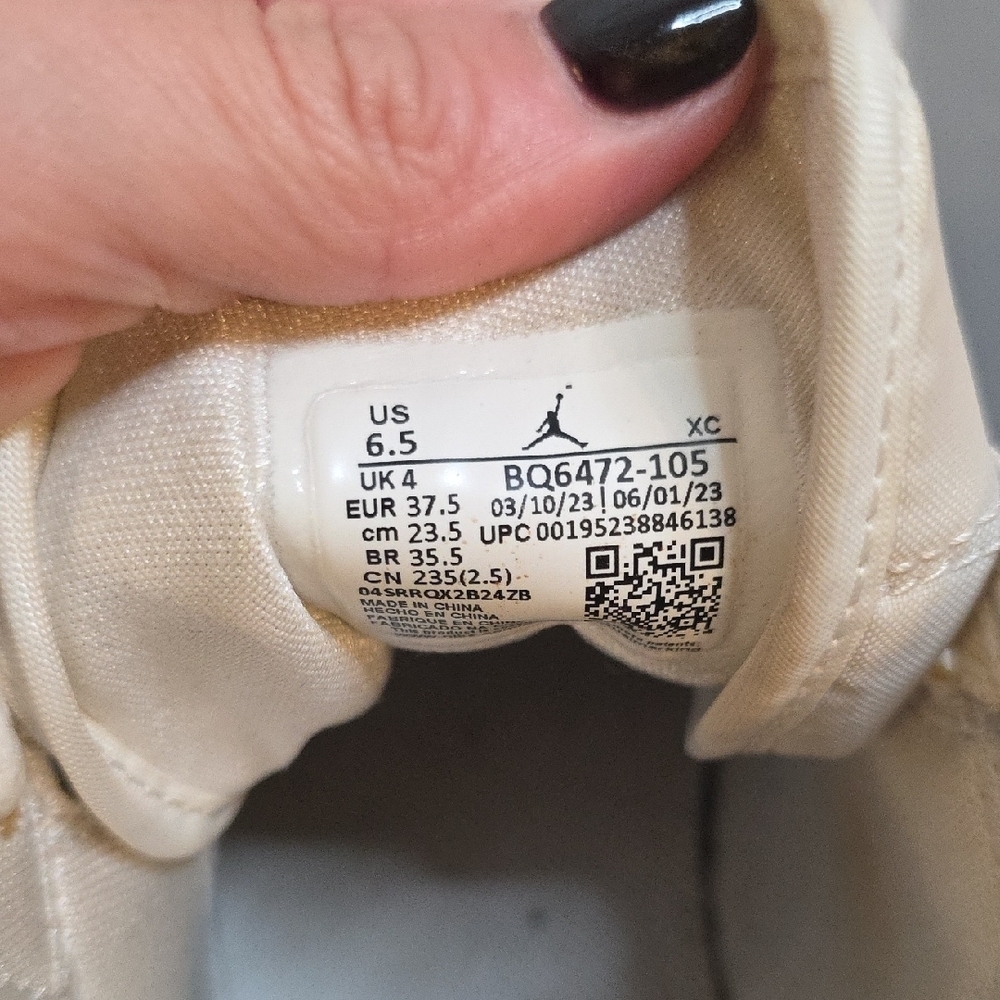 Jordan Women's White Blue and Gray High-Top Sneakers 6.5 - Picture 3 of 6